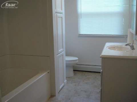 317 George Street Flushing, MI 48433 - Photo 15 of 31 20413737-14.JPG