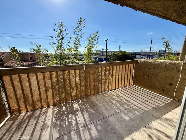 $419,900 | 4727 West 147th Street, Unit 202, Lawndale, CA 90260