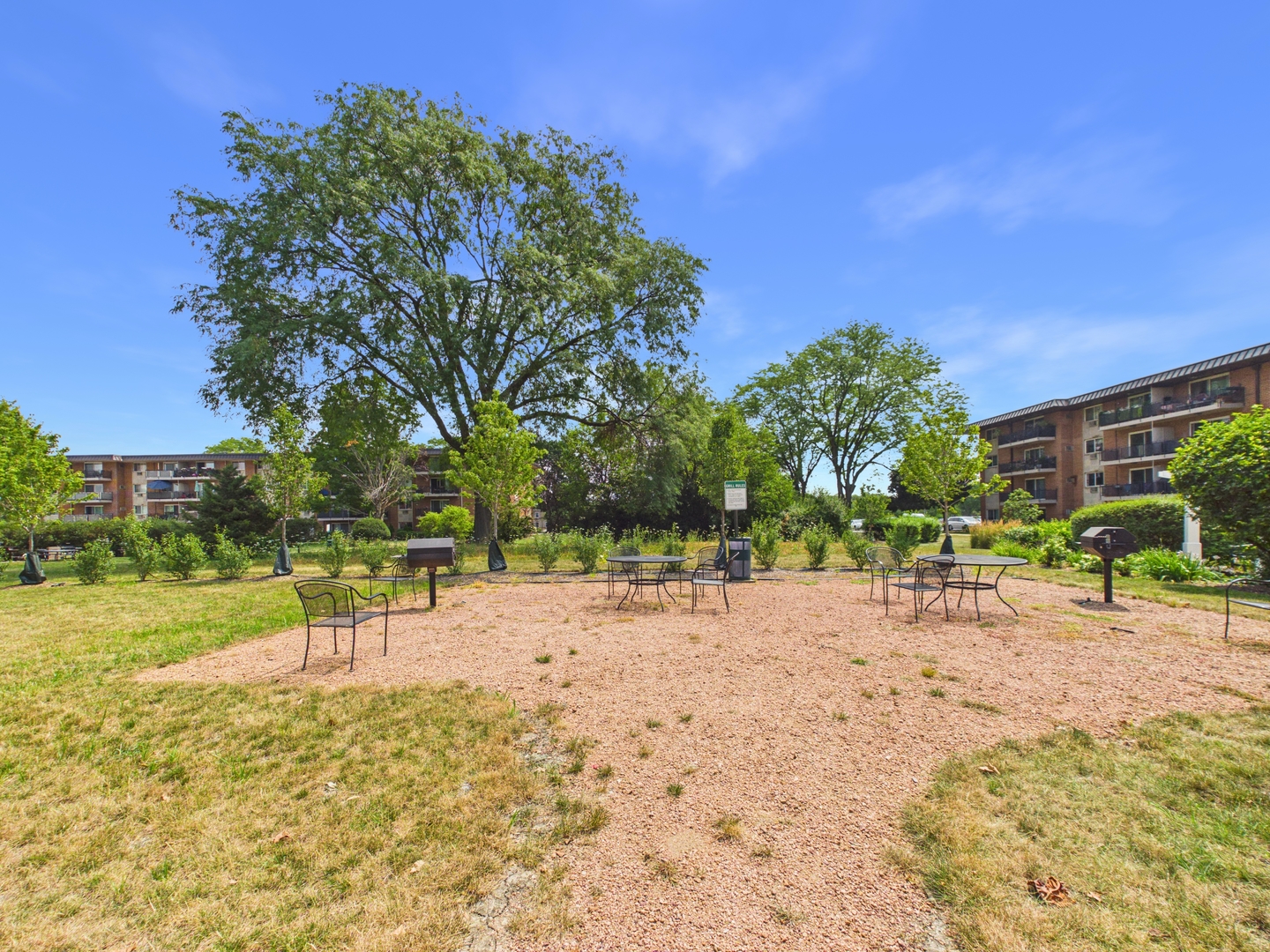 2210 South Goebbert Road, Unit 226 Arlington Heights, IL 60005 - Photo 40 of 47 Gallery Image 40