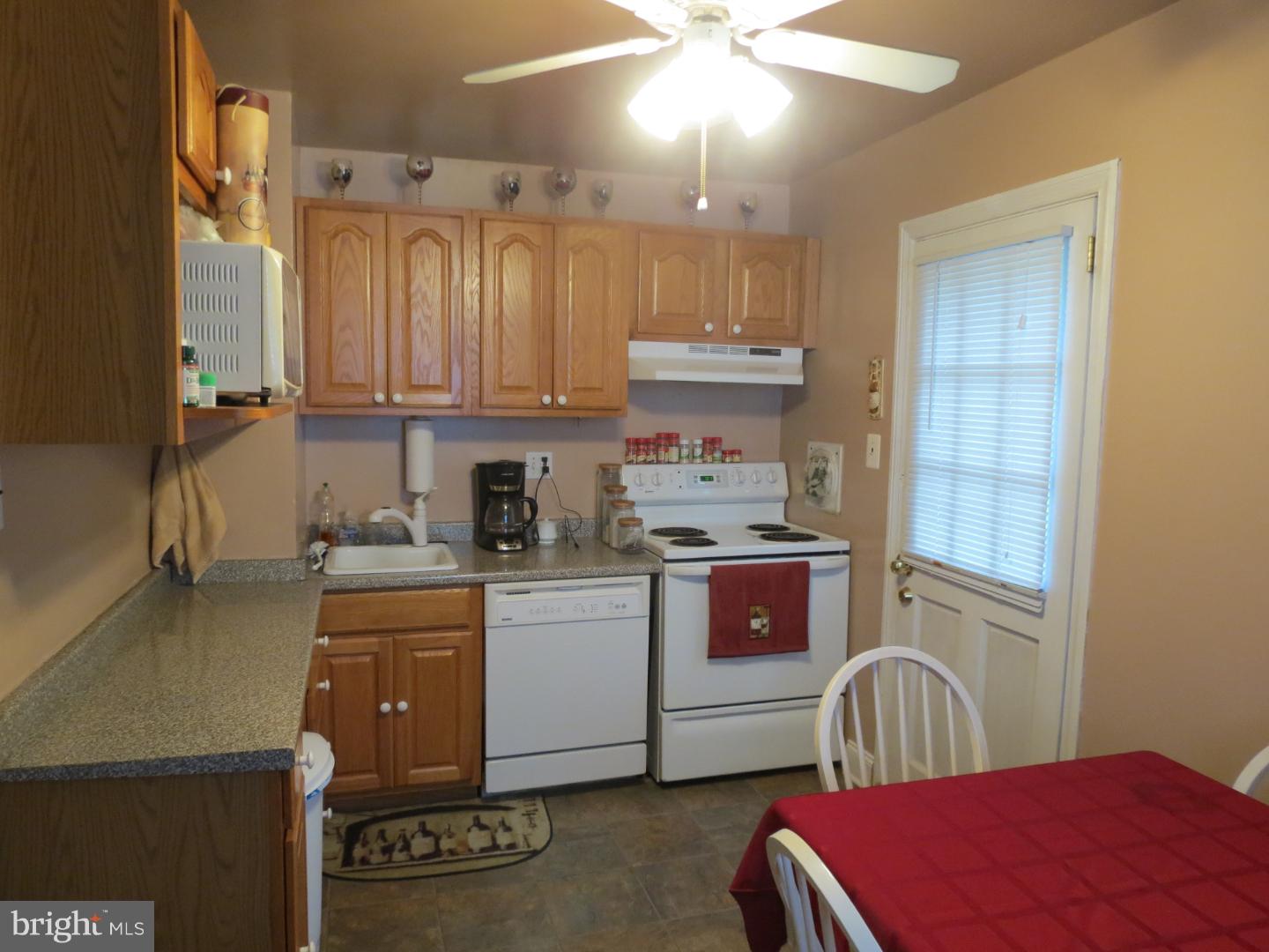 42 Delmont Road Newtown Square, PA 19073 - Photo 15 of 22 Kitchen