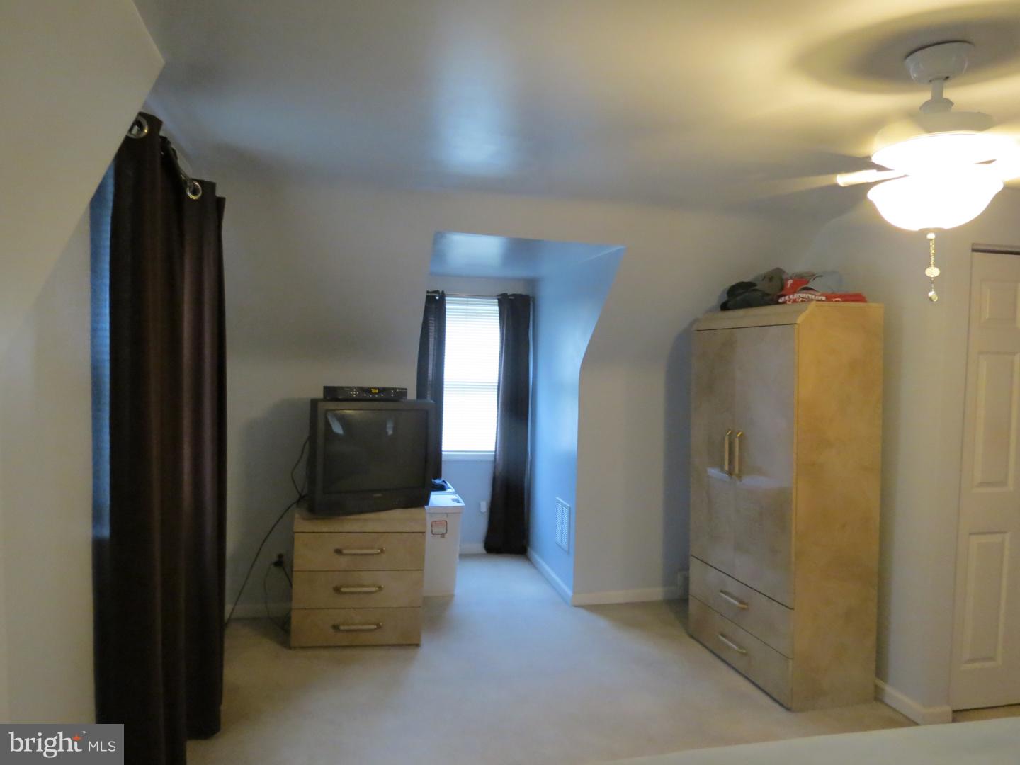 42 Delmont Road Newtown Square, PA 19073 - Photo 17 of 22 Bedroom - Main