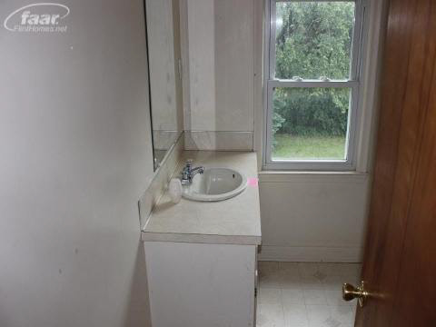 3219 Miller Road Flint, MI 48503 - Photo 22 of 25 20131620-23.JPG