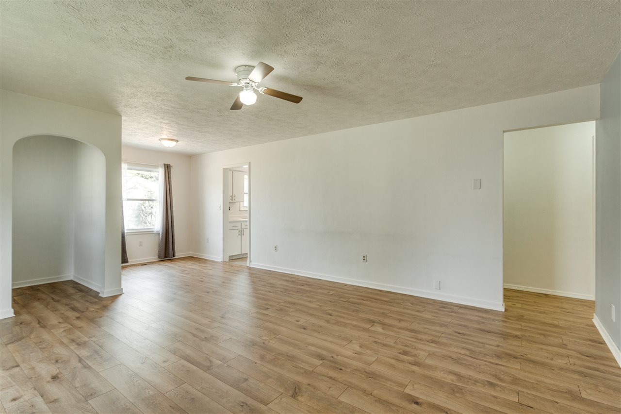 1424 North Locust Road Spokane, WA 99206 - Photo 3 of 15