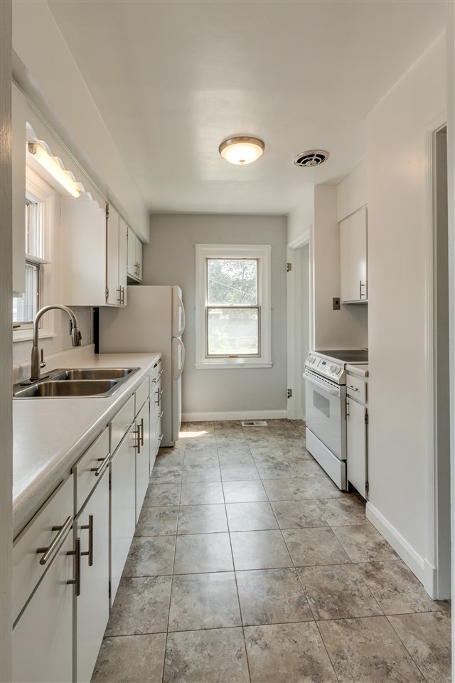 1424 North Locust Road Spokane, WA 99206 - Photo 5 of 15