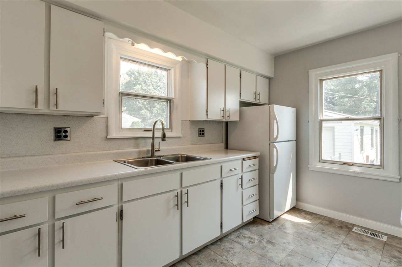 1424 North Locust Road Spokane, WA 99206 - Photo 6 of 15