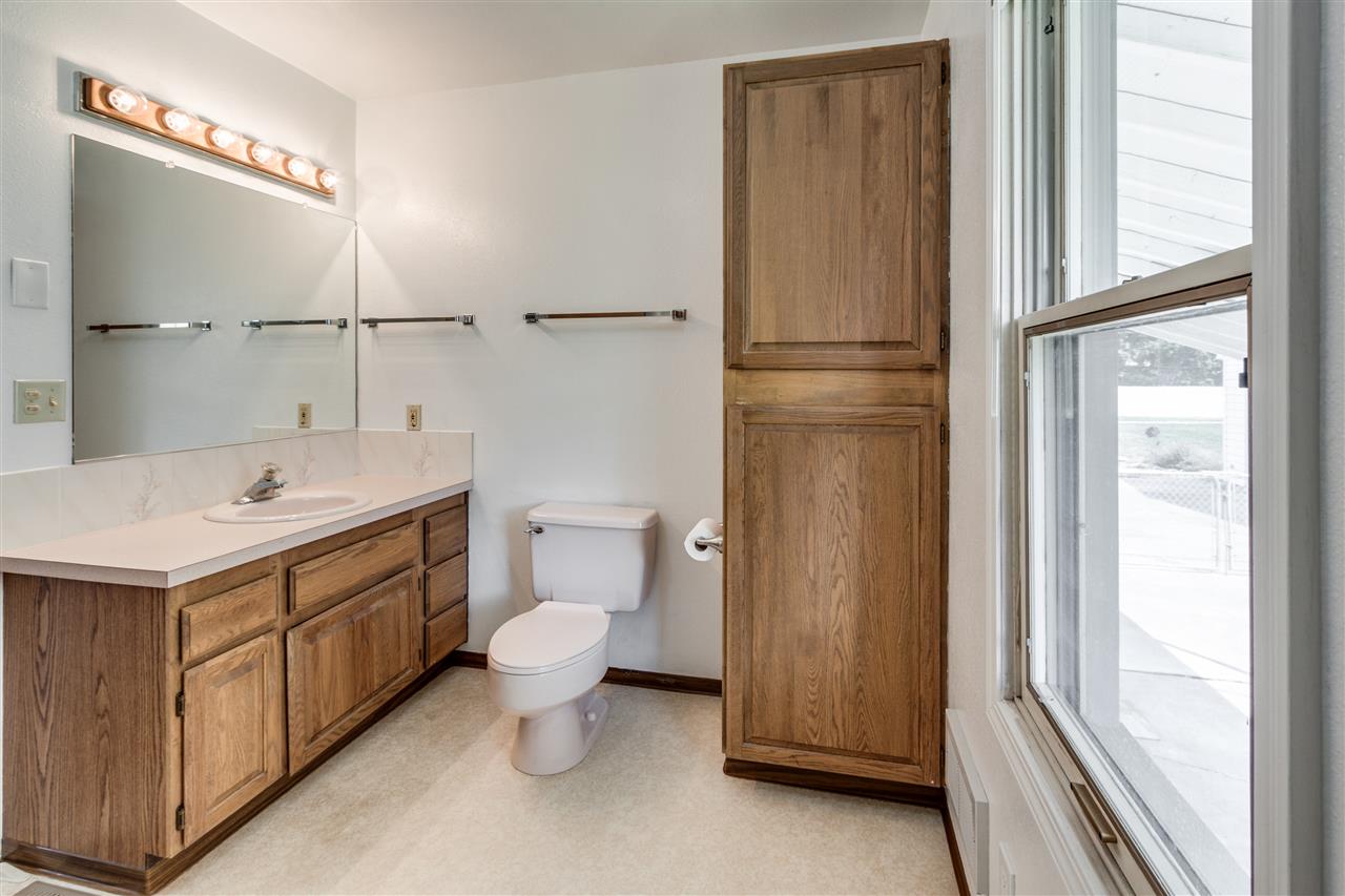 1424 North Locust Road Spokane, WA 99206 - Photo 9 of 15