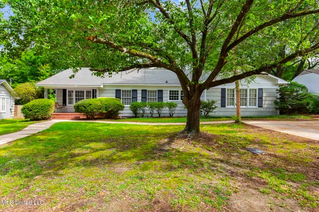 $285,000 | 3821 Montrose Circle, Jackson, MS 39216