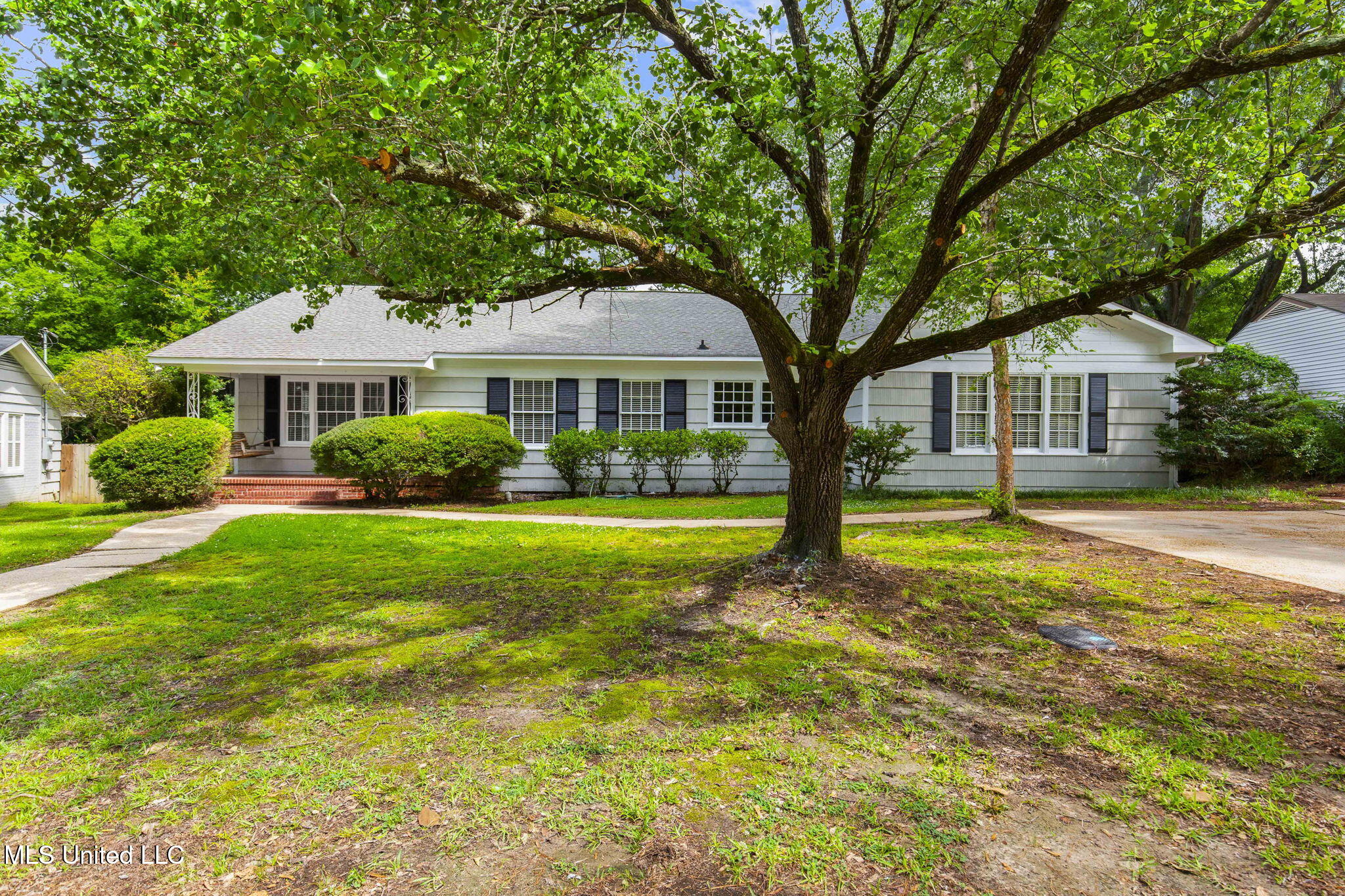 3821 Montrose Circle