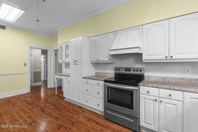 $285,000 | 3821 Montrose Circle, Jackson, MS 39216