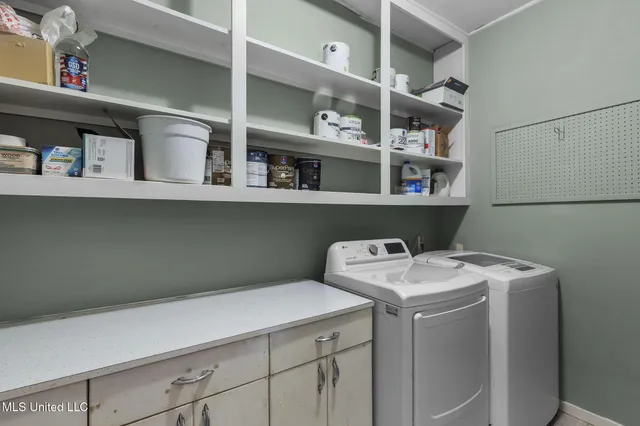 $285,000 | 3821 Montrose Circle, Jackson, MS 39216