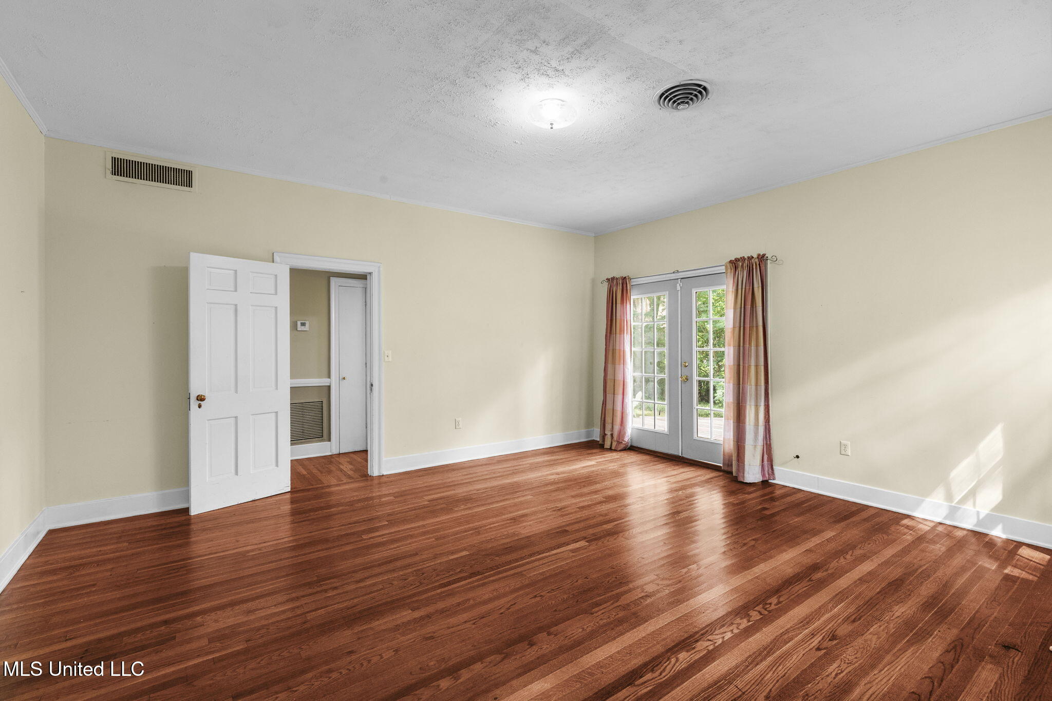 3821 Montrose Circle Jackson, MS 39216 - Photo 25 of 41 32-web-or-mls-3821 Montrose-31