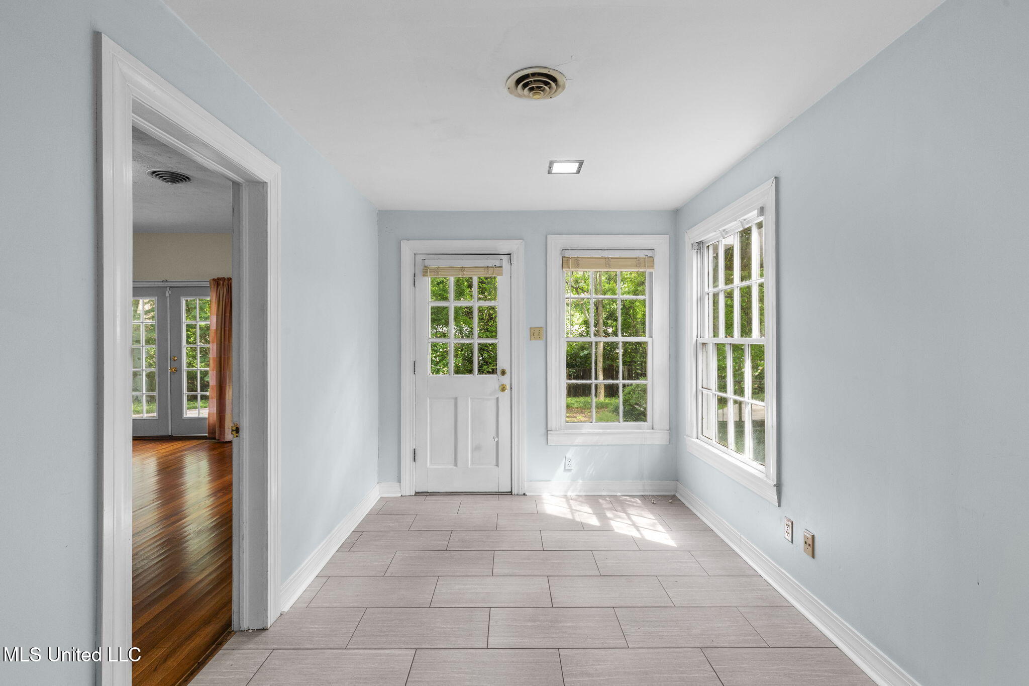 3821 Montrose Circle Jackson, MS 39216 - Photo 27 of 41 33-web-or-mls-3821 Montrose-32