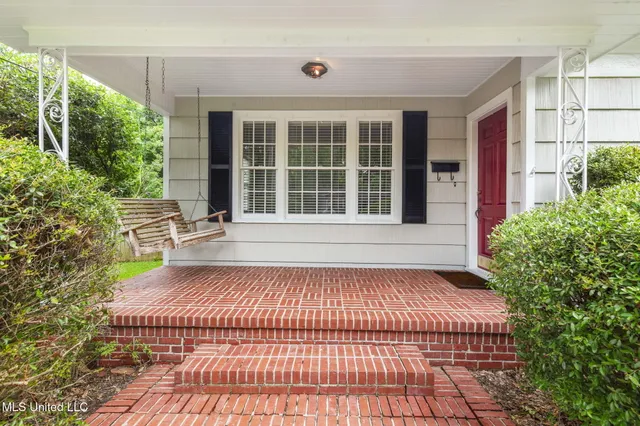 $285,000 | 3821 Montrose Circle, Jackson, MS 39216