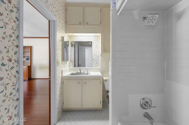 $285,000 | 3821 Montrose Circle, Jackson, MS 39216