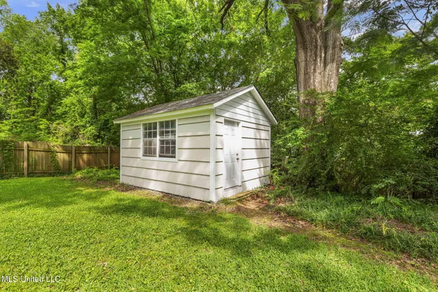 $285,000 | 3821 Montrose Circle, Jackson, MS 39216