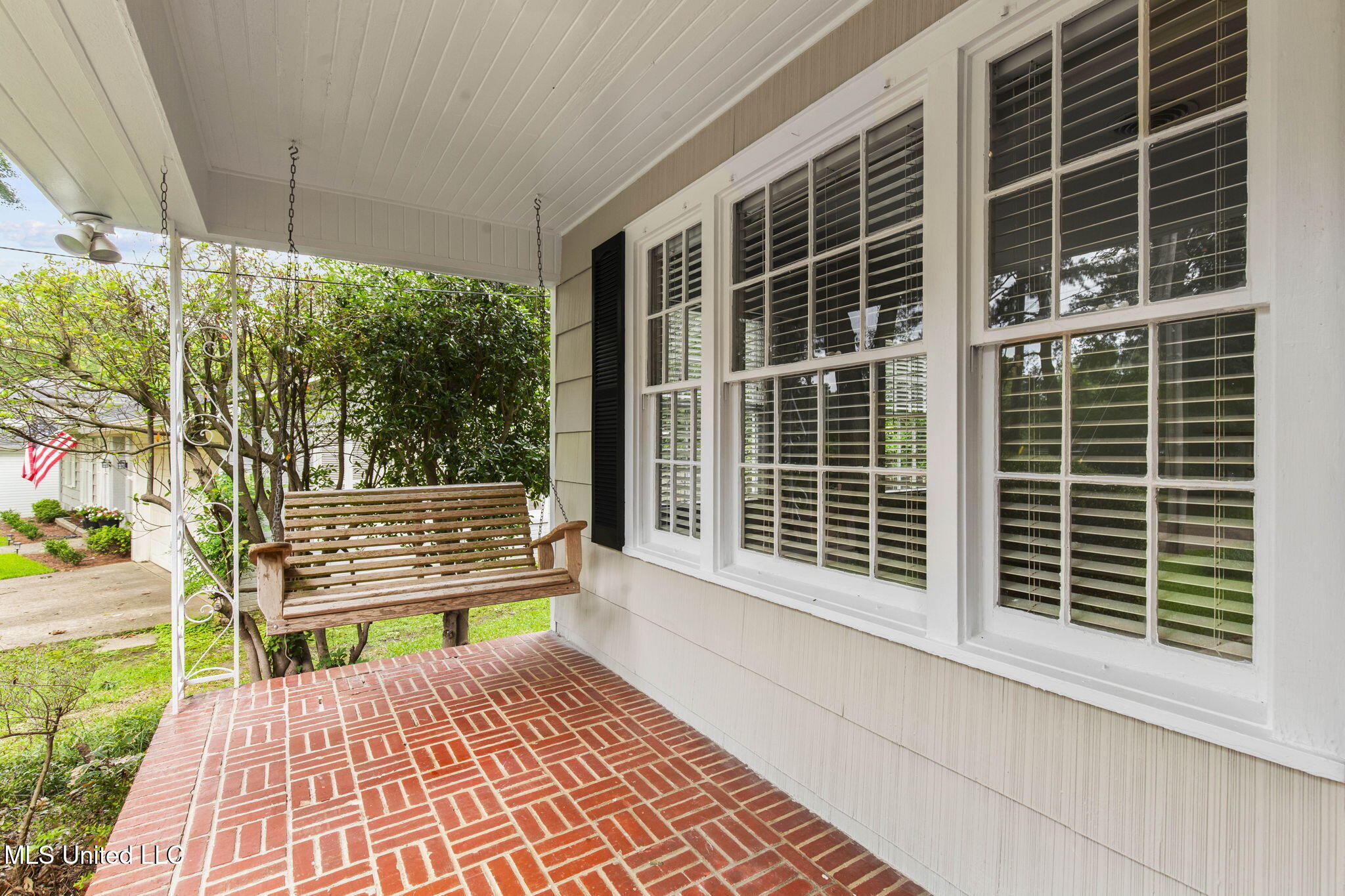 3821 Montrose Circle Jackson, MS 39216 - Photo 4 of 41 8-web-or-mls-3821 Montrose-8