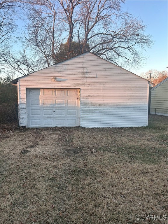445 Smiley Road Hampton, VA 23663 - Photo 8 of 8 Garage with a yard