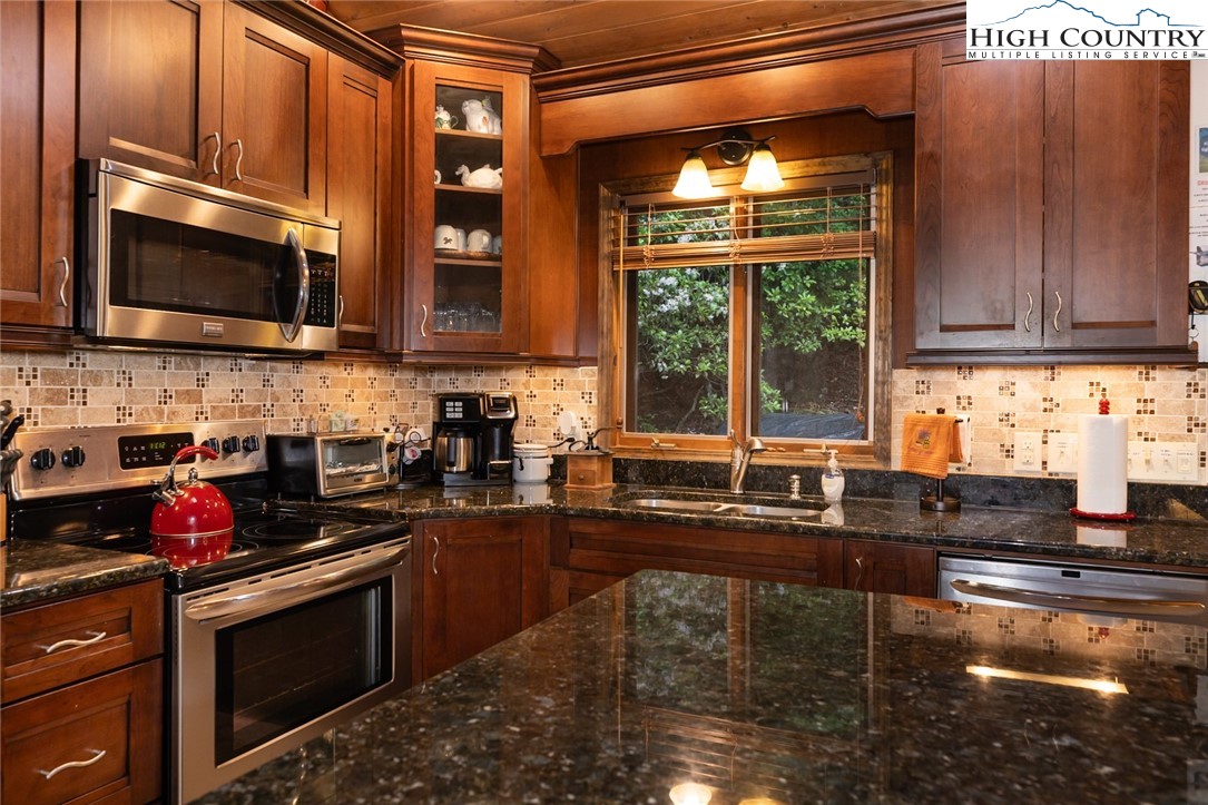 205 Birch Lane Deep Gap, NC 28618 - Photo 11 of 40