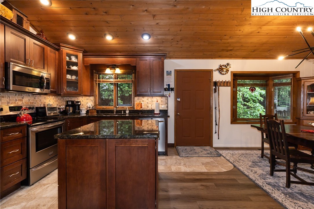 205 Birch Lane Deep Gap, NC 28618 - Photo 10 of 40