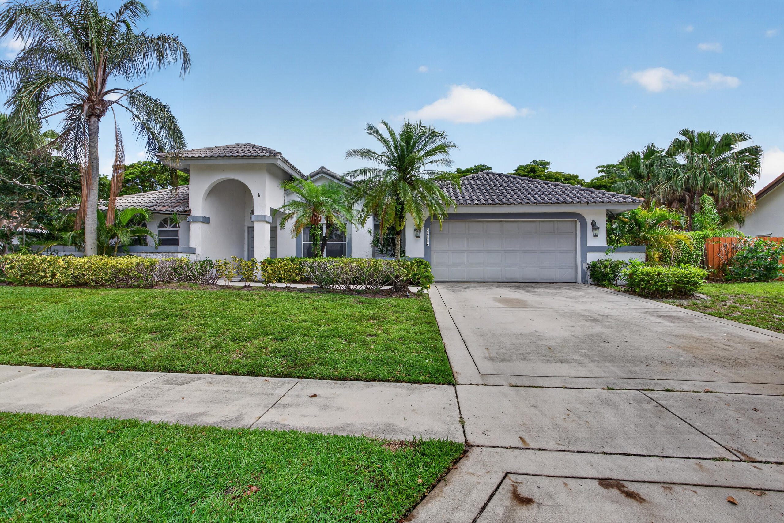 2825 Northwest 29th Drive Boca Raton, FL 33434 - Photo 4 of 56 014_Daniela_boca-6