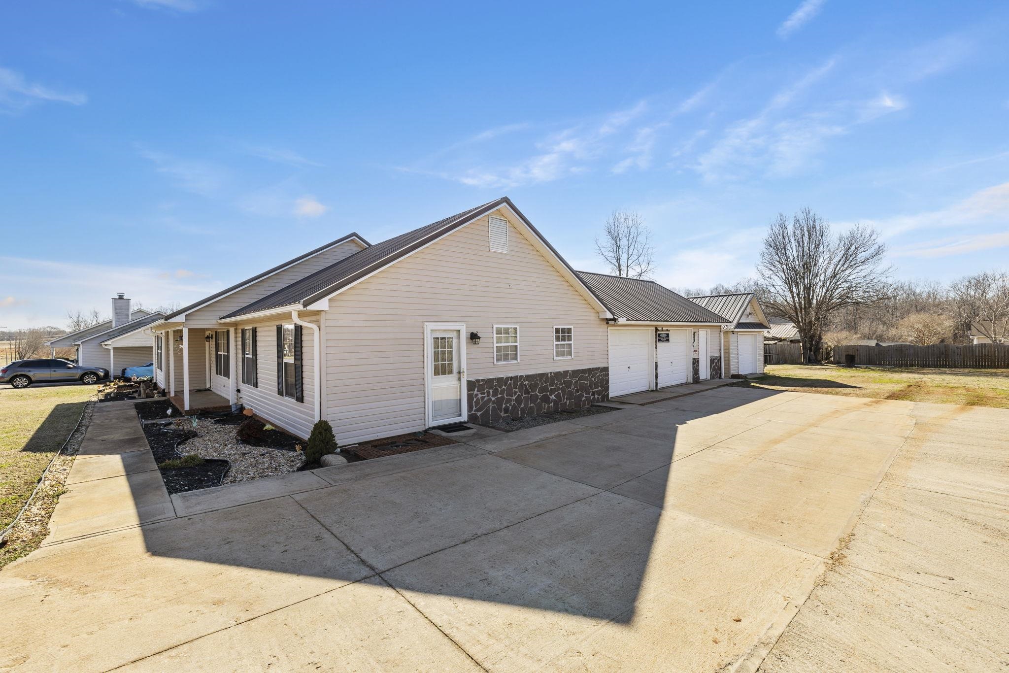 5367 Parris Bridge Road Boiling Springs, SC 29316 - Photo 8 of 37