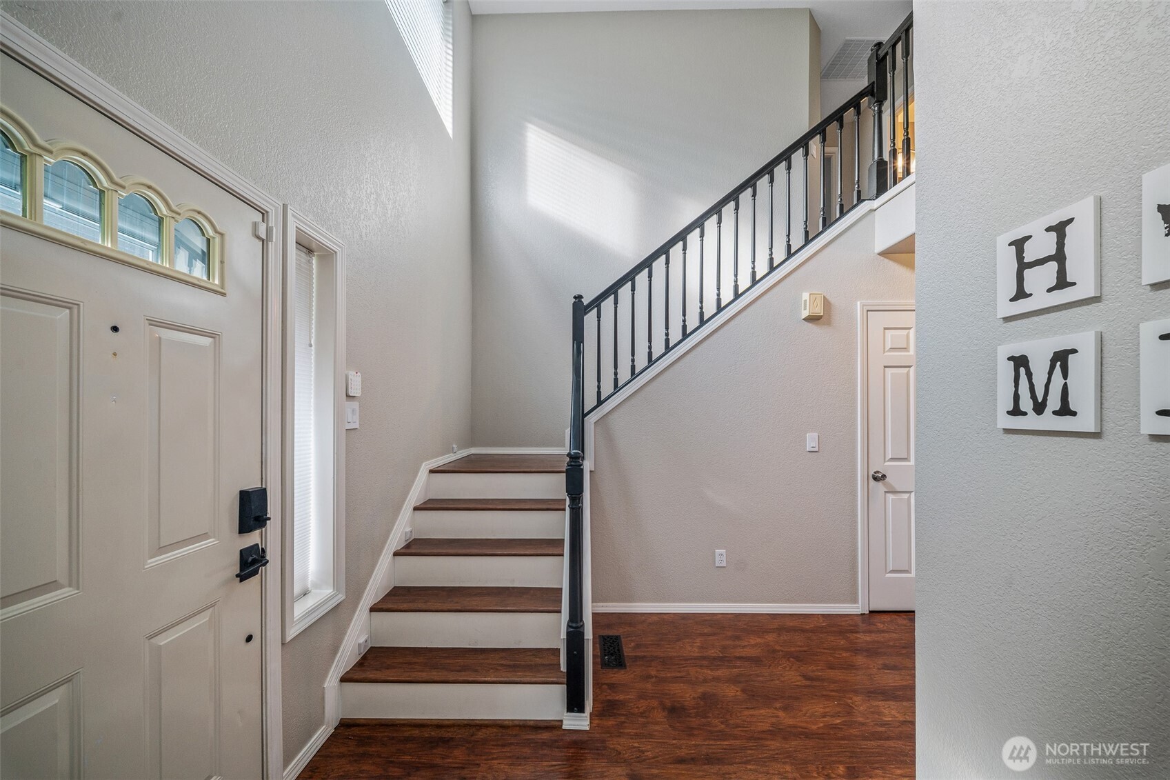 5513 Park Pl Loop Southeast Lacey, WA 98503 - Photo 12 of 33 a view of entryway