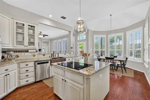 $1,295,000 | 907 Nottingham Circle, Southlake, TX 76092