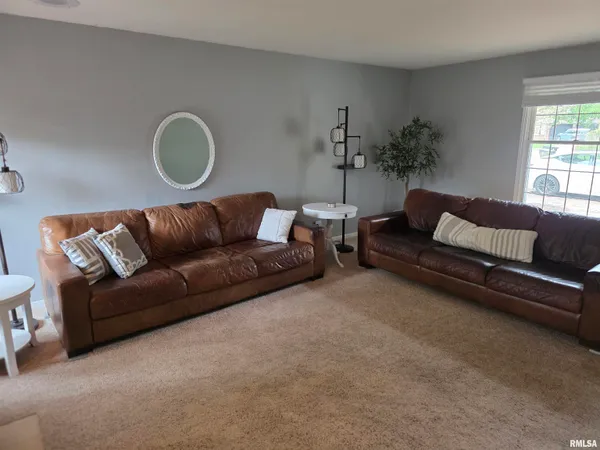 $425,000 | 9 Chrisendale Lane, Washington, IL 61571