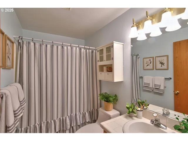 $565,000 | 8411 Southwest 184th Loop, Beaverton, OR 97007