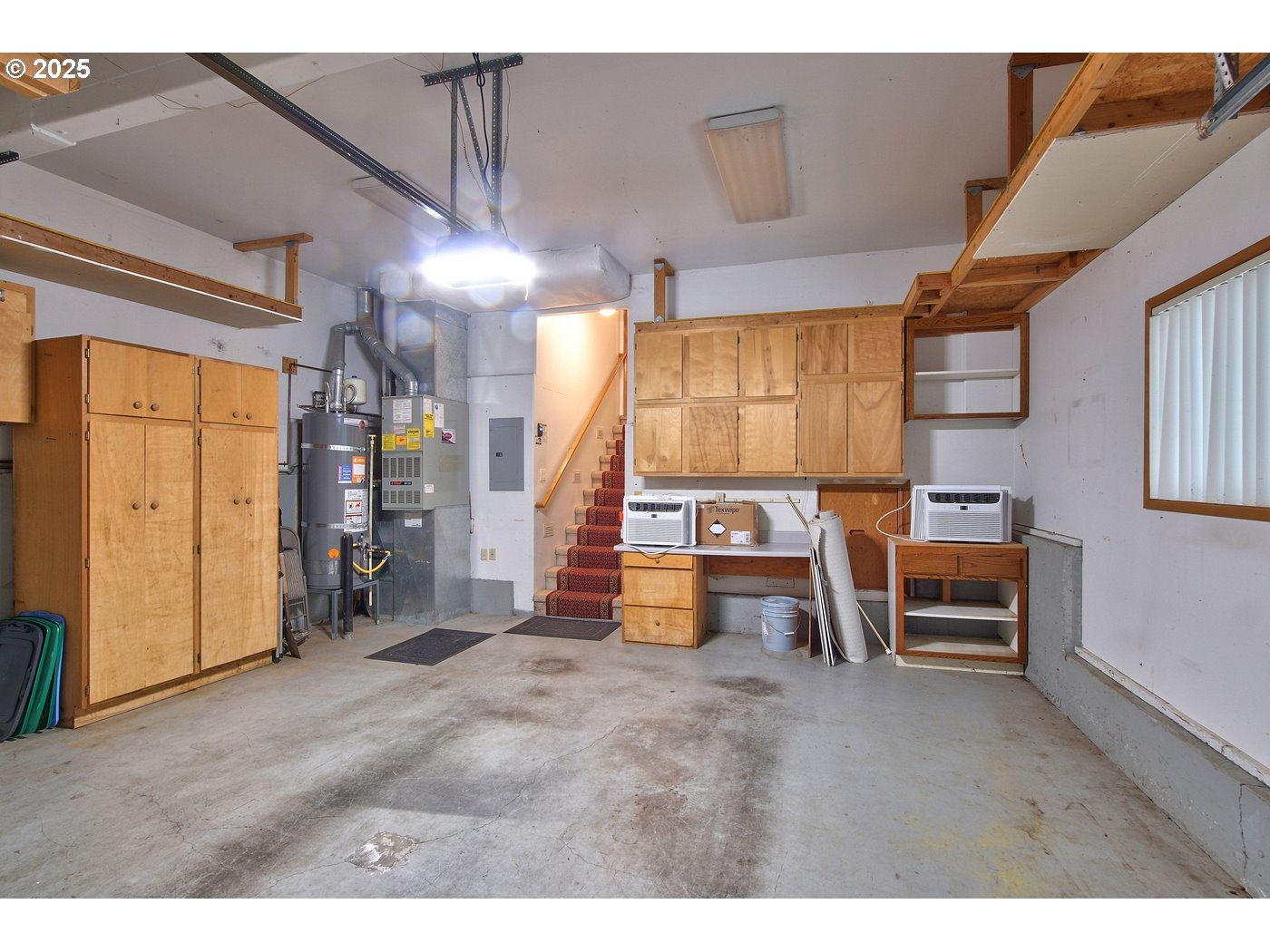 8411 Southwest 184th Loop Beaverton, OR 97007 - Photo 29 of 34 a view of an empty room and window