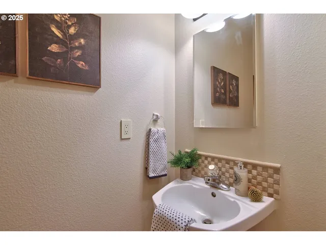 $565,000 | 8411 Southwest 184th Loop, Beaverton, OR 97007