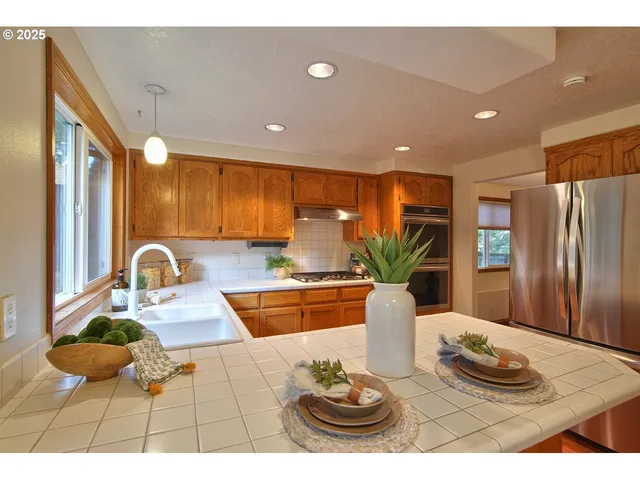 $565,000 | 8411 Southwest 184th Loop, Beaverton, OR 97007