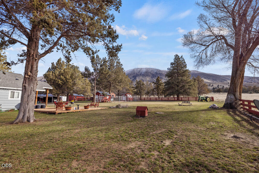 14837 Hill Road Klamath Falls, OR 97603 - Photo 8 of 41 Gallery Image 8