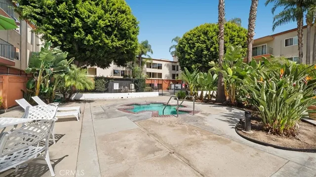 a view of outdoor space yard and porch
