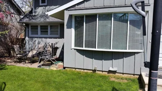 $3,400 | 6015 North Shoreland Avenue, Whitefish Bay, WI 53217