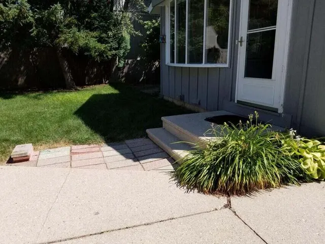 $3,400 | 6015 North Shoreland Avenue, Whitefish Bay, WI 53217