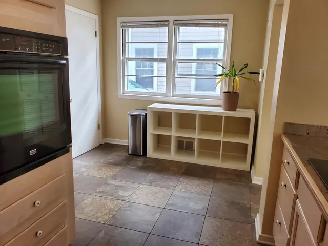 $3,400 | 6015 North Shoreland Avenue, Whitefish Bay, WI 53217