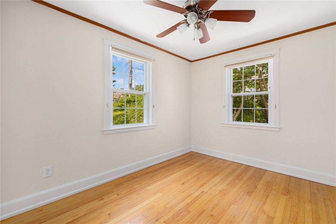 81 Old Fort Road Newport, RI 02840 - Photo 11 of 31 dining room