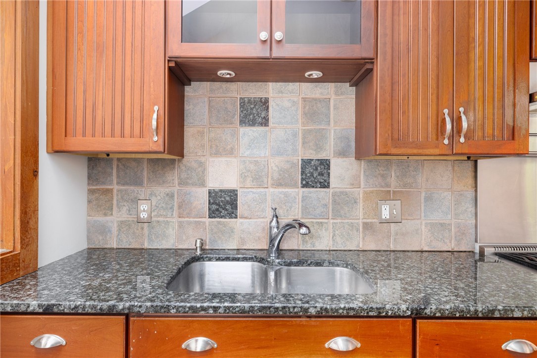 81 Old Fort Road Newport, RI 02840 - Photo 17 of 31 kitchen