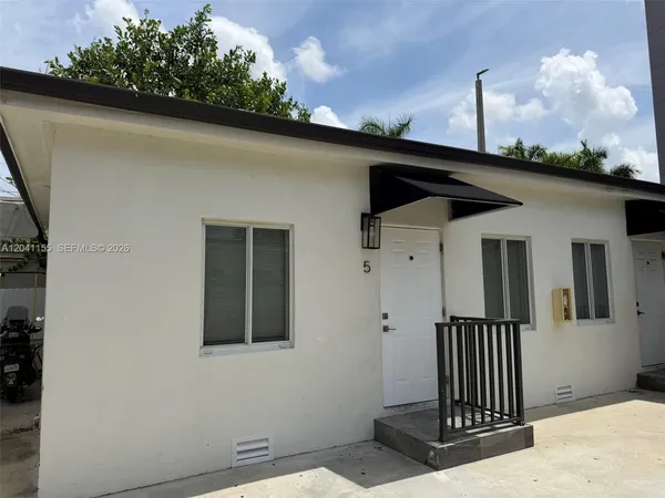 $2,000 | 111 Southwest 11th Avenue, Unit 5, Miami, FL 33130