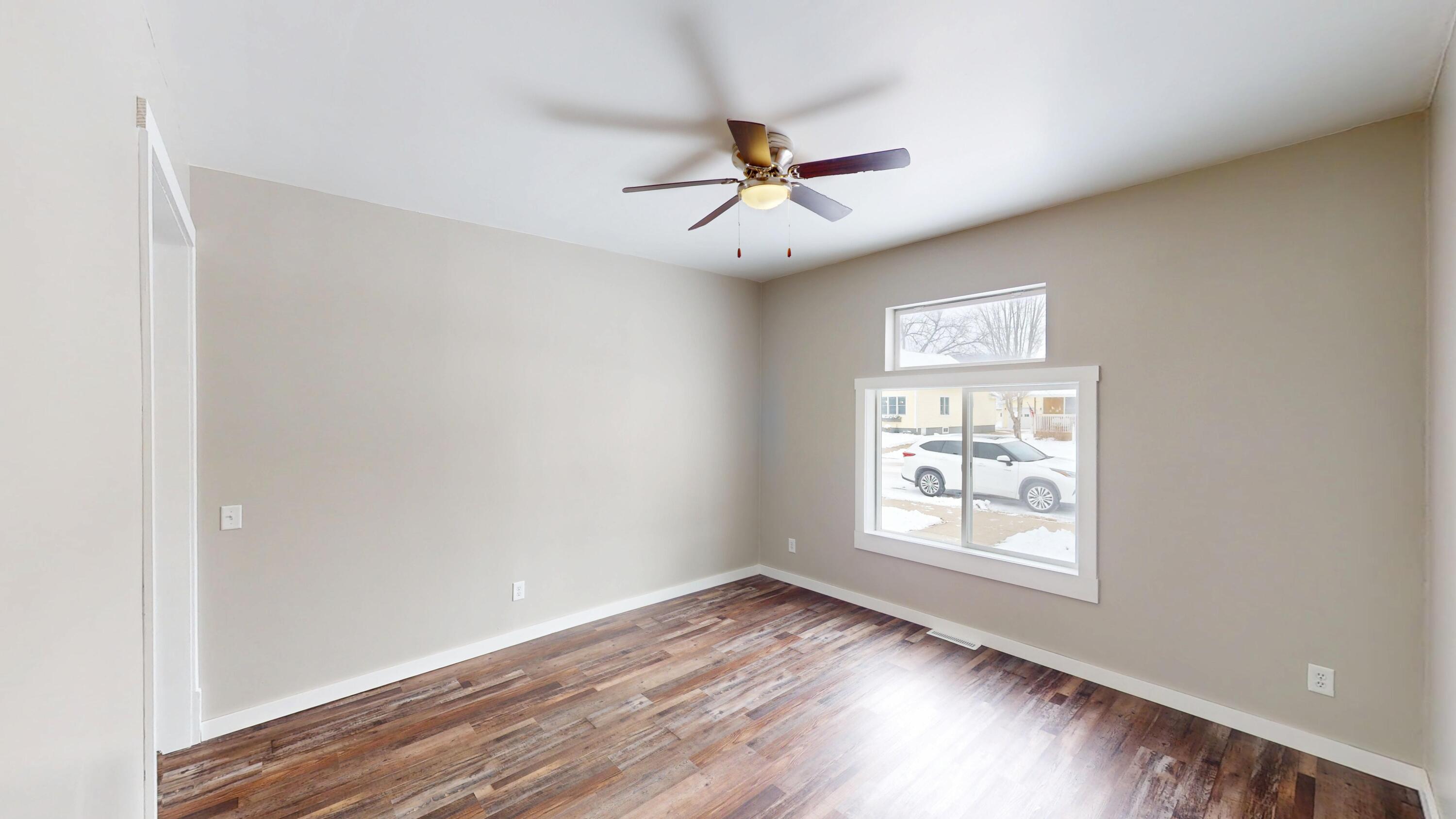 104 West 5th Street Cochrane, WI 54622 - Photo 14 of 49 Living Rm