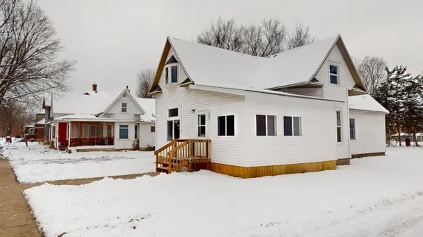 $209,900 | 104 West 5th Street, Cochrane, WI 54622