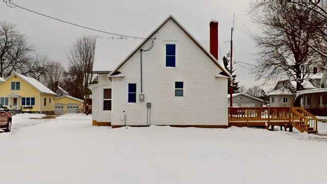 $219,900 | 104 West 5th Street, Cochrane, WI 54622