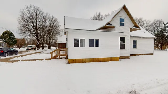 $219,900 | 104 West 5th Street, Cochrane, WI 54622