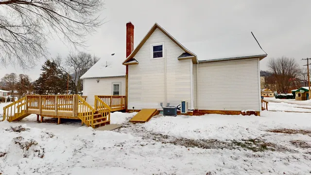 $219,900 | 104 West 5th Street, Cochrane, WI 54622