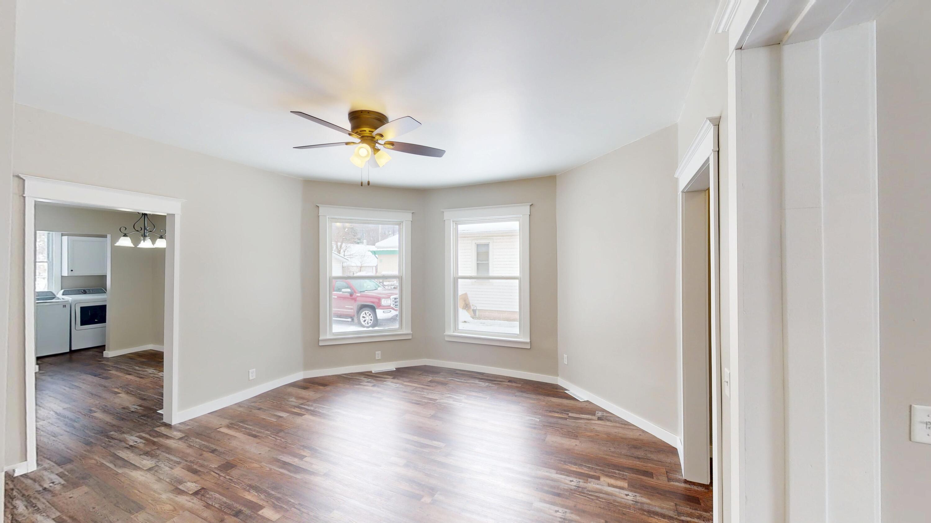 104 West 5th Street Cochrane, WI 54622 - Photo 4 of 49 Formal Dining Rm