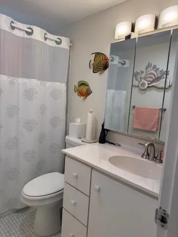 $163,900 | 3402 Cynthia Lane, Unit 201, Lake Worth Beach, FL 33461