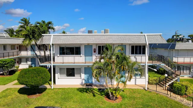 $163,900 | 3402 Cynthia Lane, Unit 201, Lake Worth Beach, FL 33461