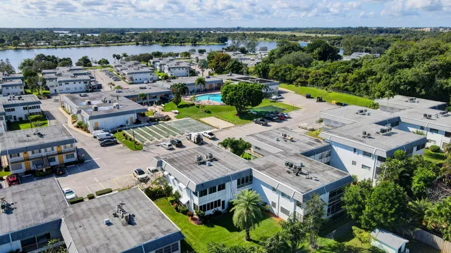 $163,900 | 3402 Cynthia Lane, Unit 201, Lake Worth Beach, FL 33461