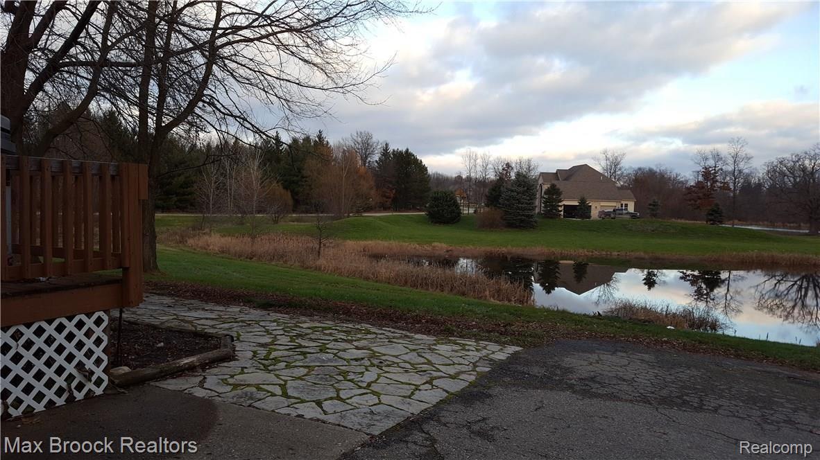 9620 Allen Road Clarkston, MI 48348 - Photo 92 of 99 outsideback10.jpg